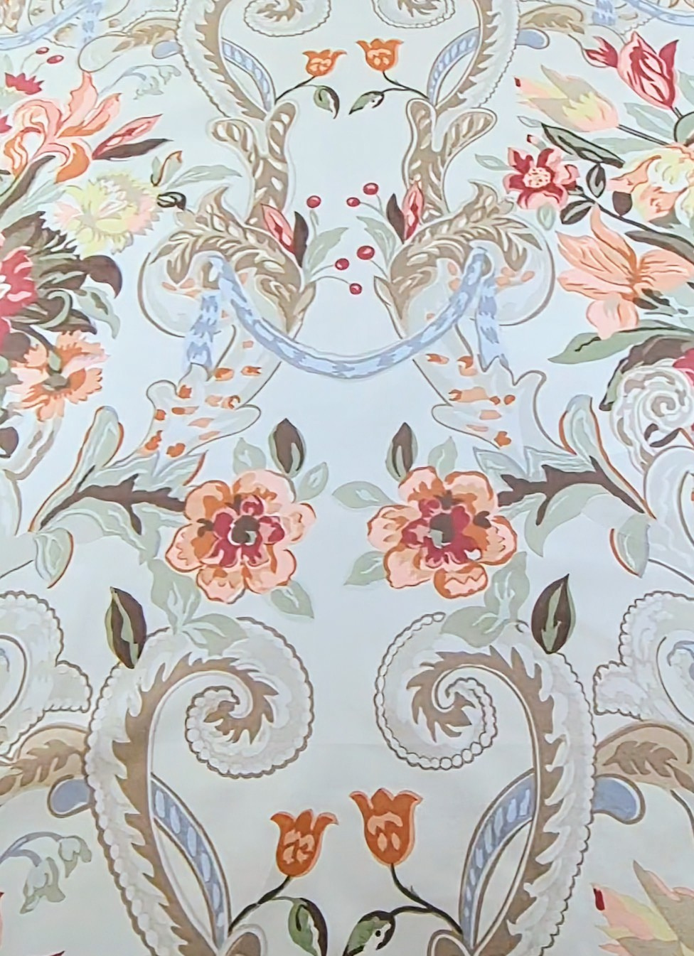 Schumacher Aylesbury Vase - 3.2m Remnant