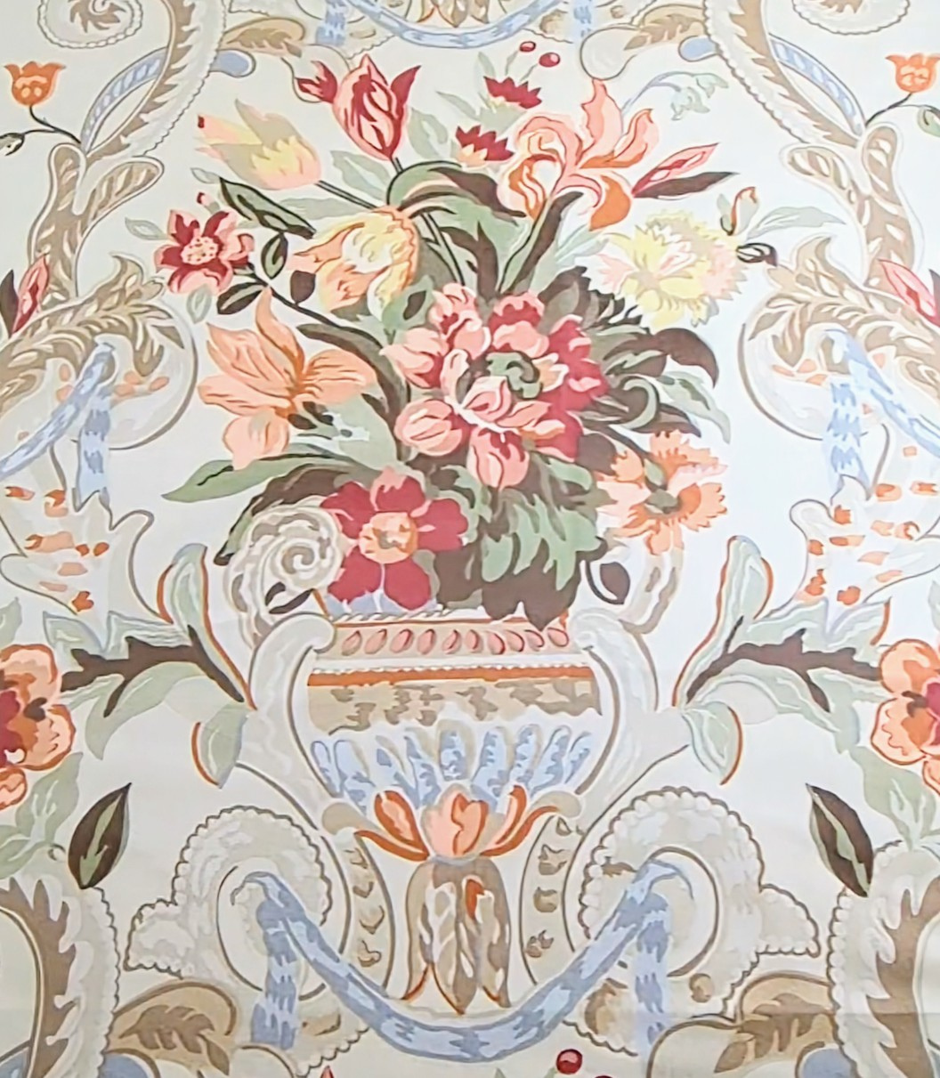Schumacher Aylesbury Vase - 3.2m Remnant