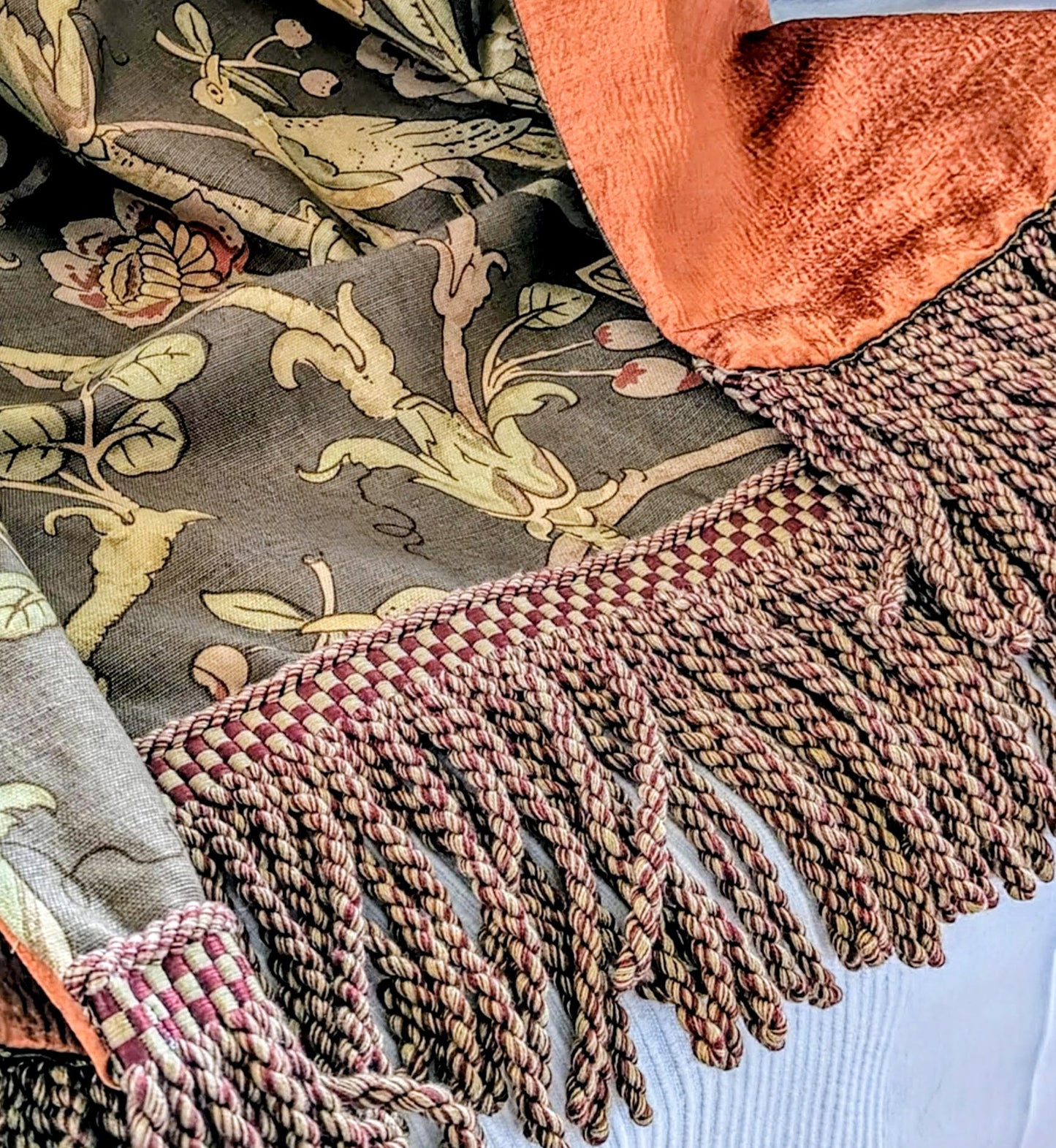 Bird Garden - A Luxurious Sofa/Bed Throw