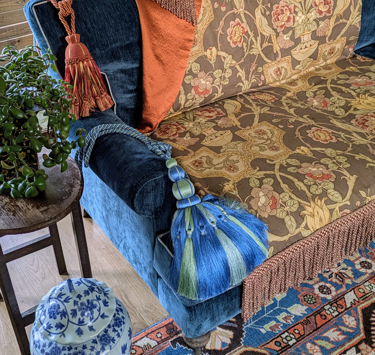 Bird Garden - A Luxurious Sofa/Bed Throw