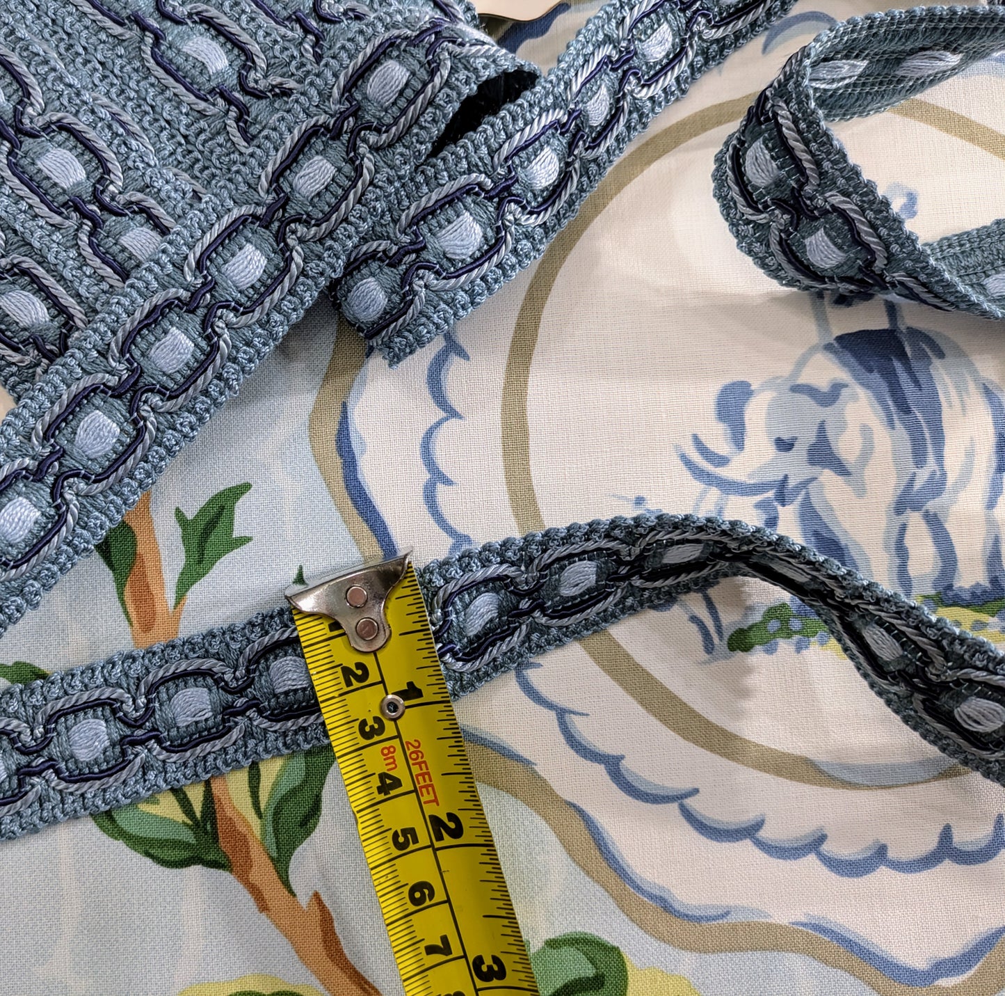 Blue Braid / Trimming with ornate, chain design