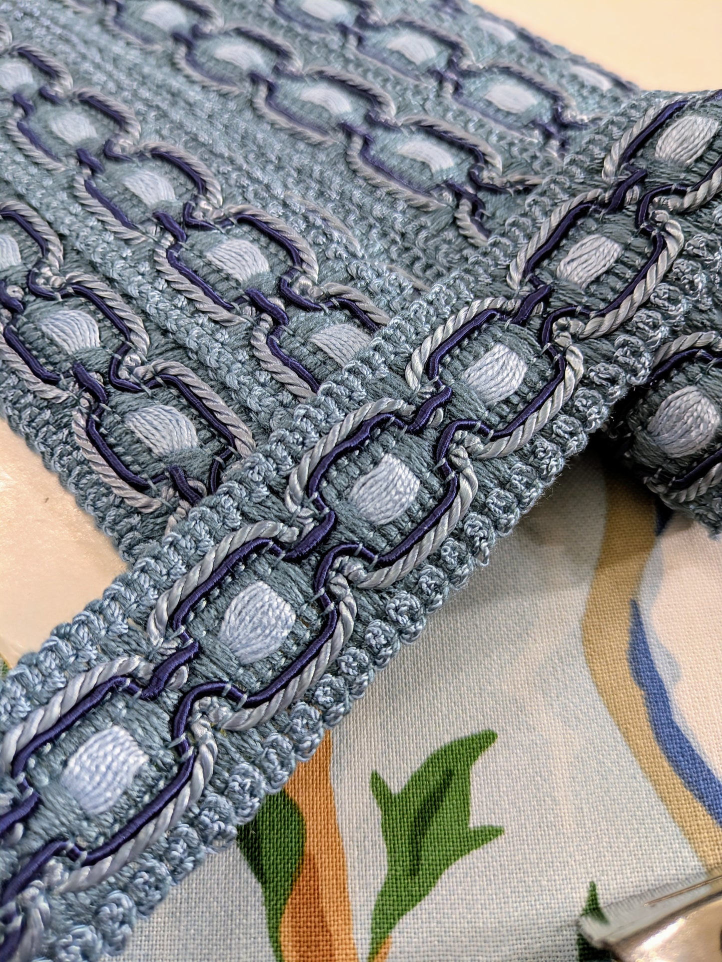 Blue Braid / Trimming with ornate, chain design