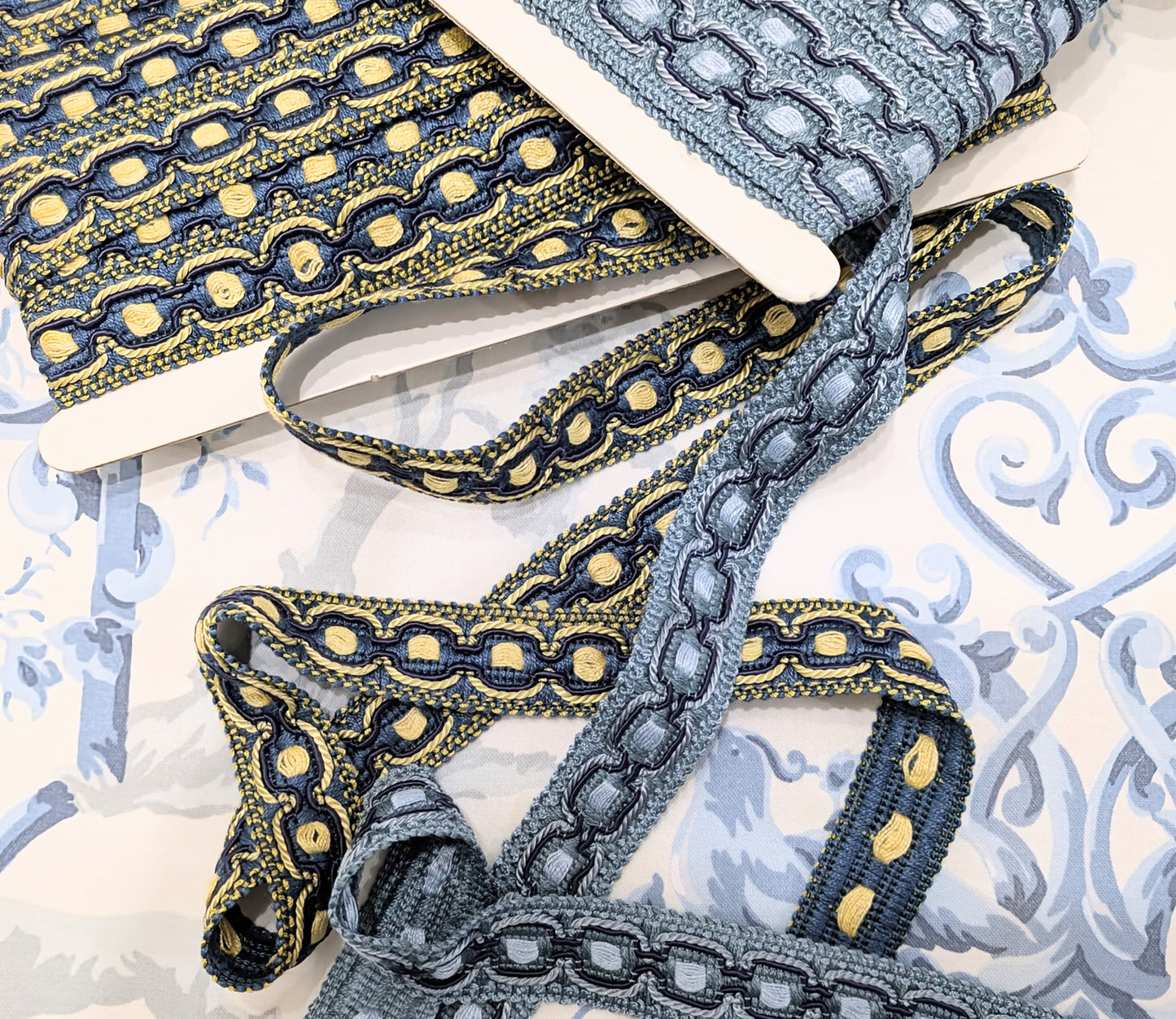 Navy Braid / Trimming with ornate, chain design