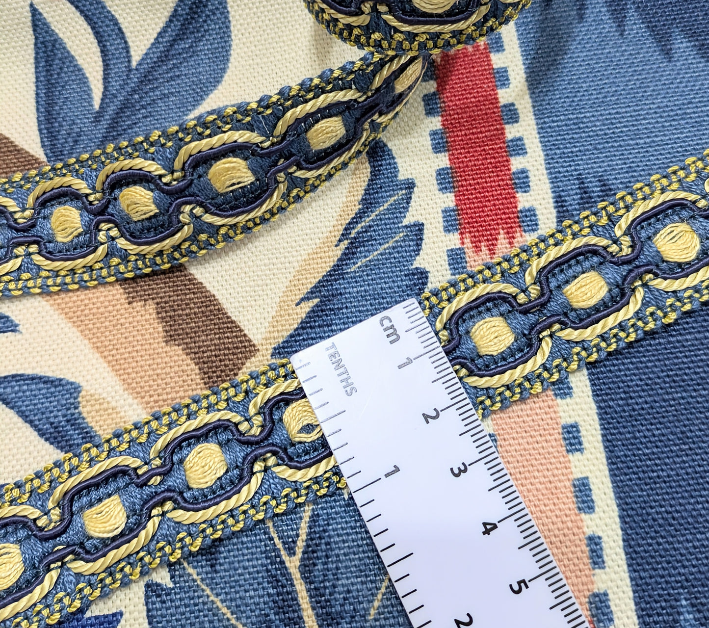 Navy Braid / Trimming with ornate, chain design