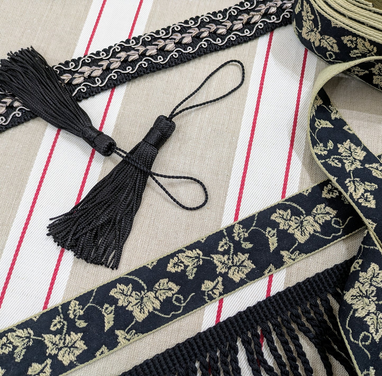 Black Tassels & Trimming / Braids / Fringe