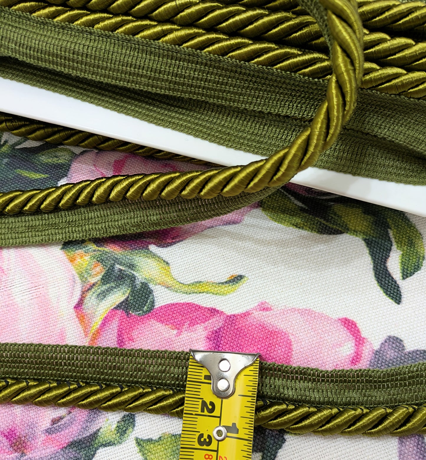 Green Twisted Cord Flange Braid / Trim for Soft Furnishings & Upholstery