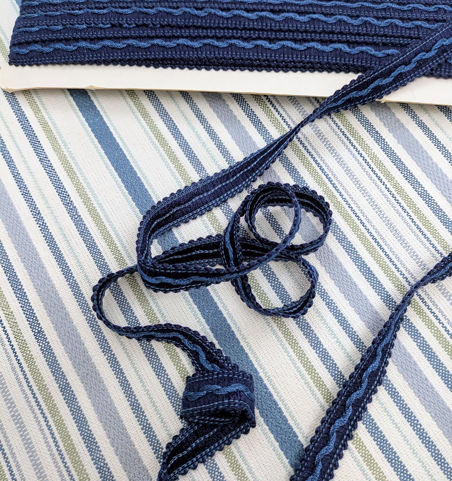 Navy Blue Trimming with Wavy Design for Soft Furnishings & Upholstery