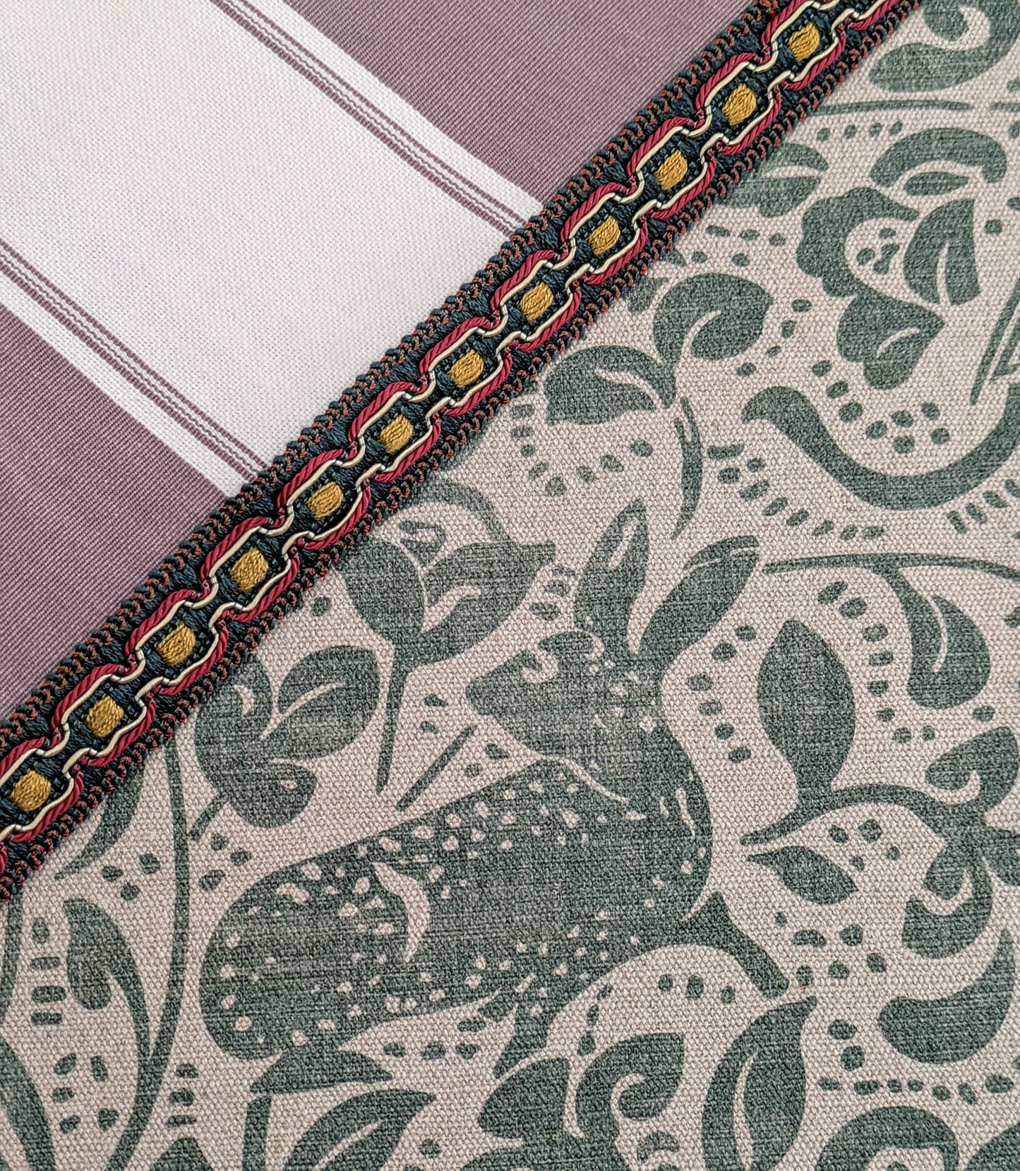 Green Braid / Trimming with ornate, chain design / Lampshade Trim / Upholstery Trim