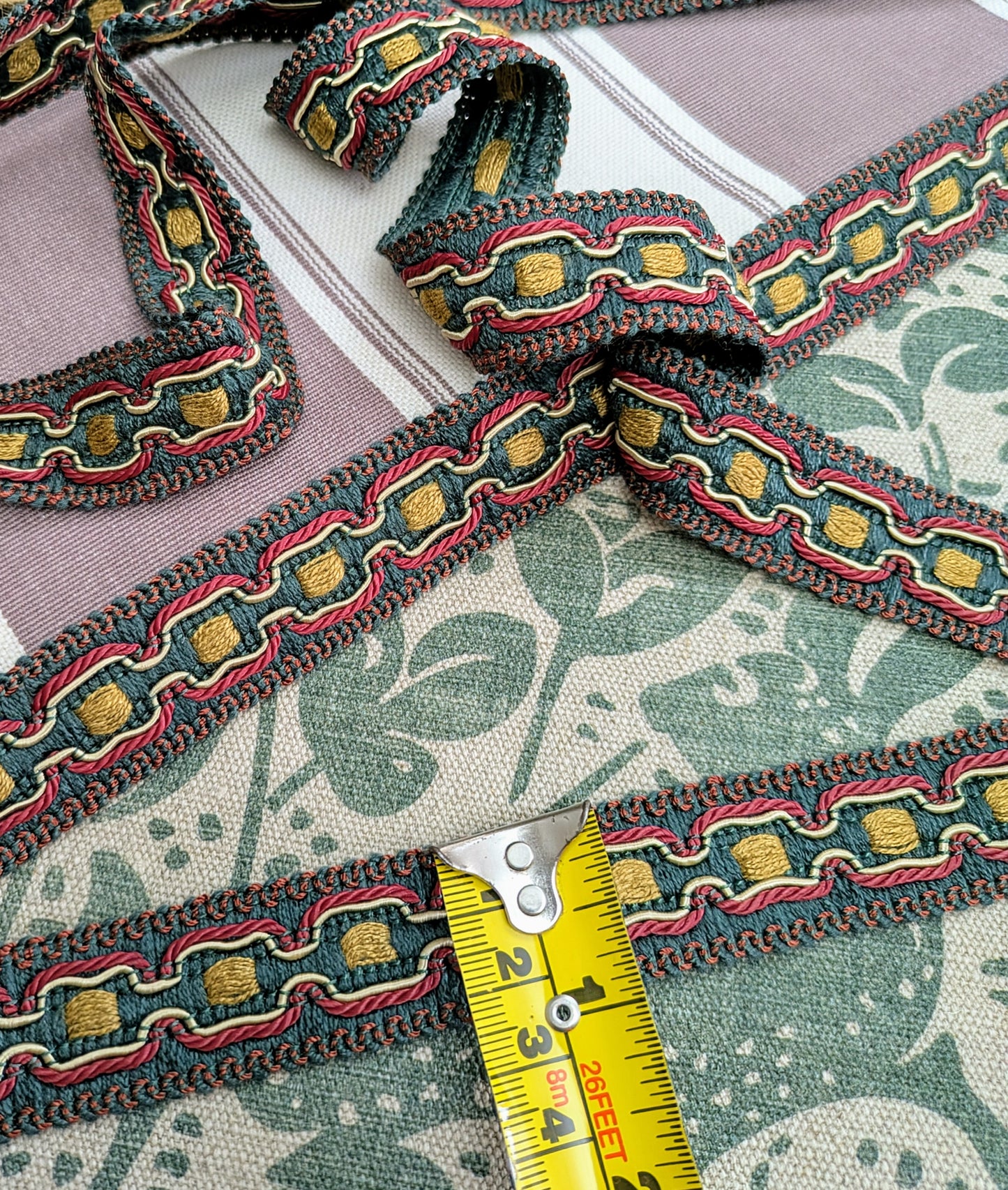 Green Braid / Trimming with ornate, chain design / Lampshade Trim / Upholstery Trim