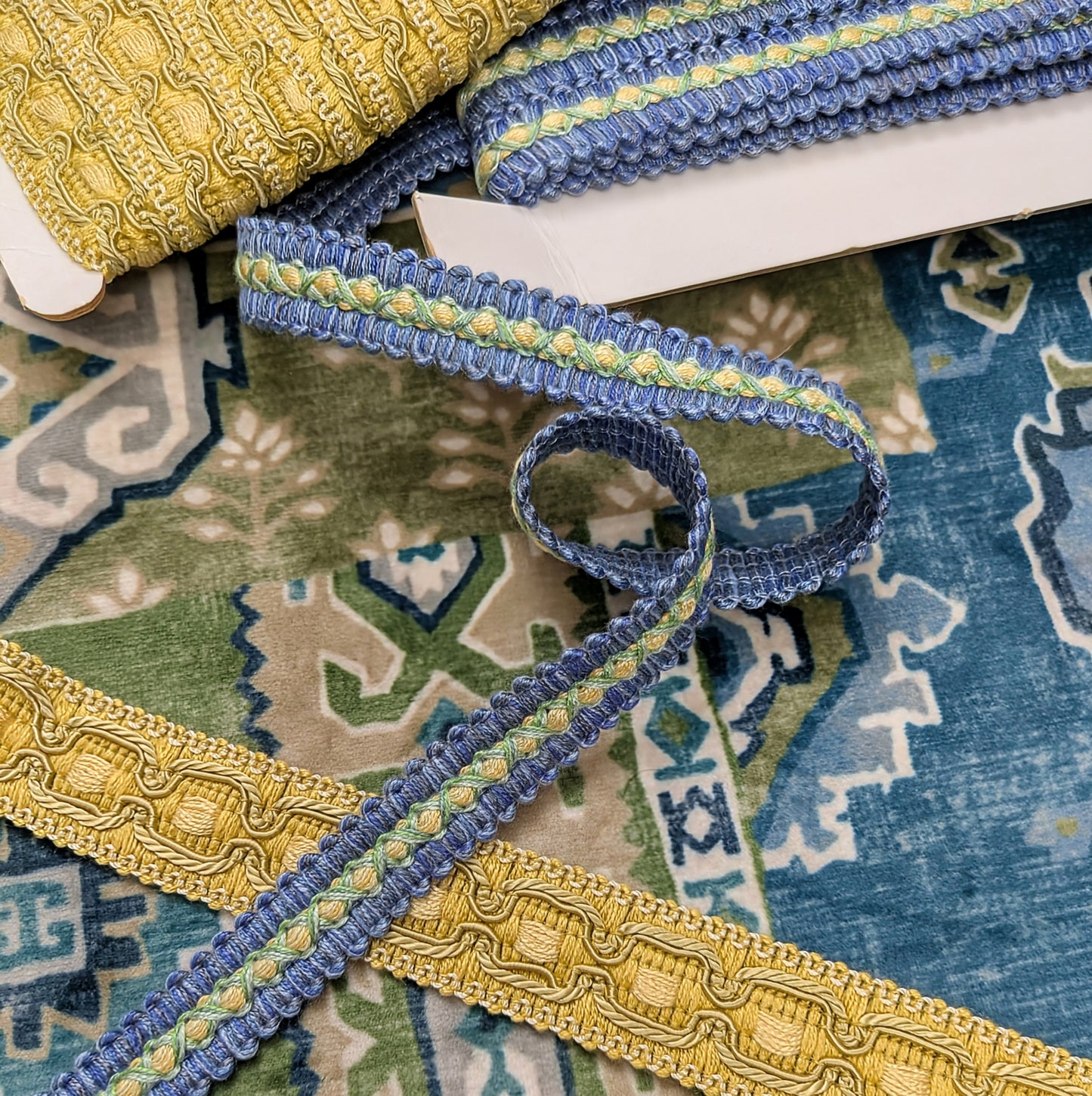 Yellow / Gold Braid - Trimming with ornate, chain design