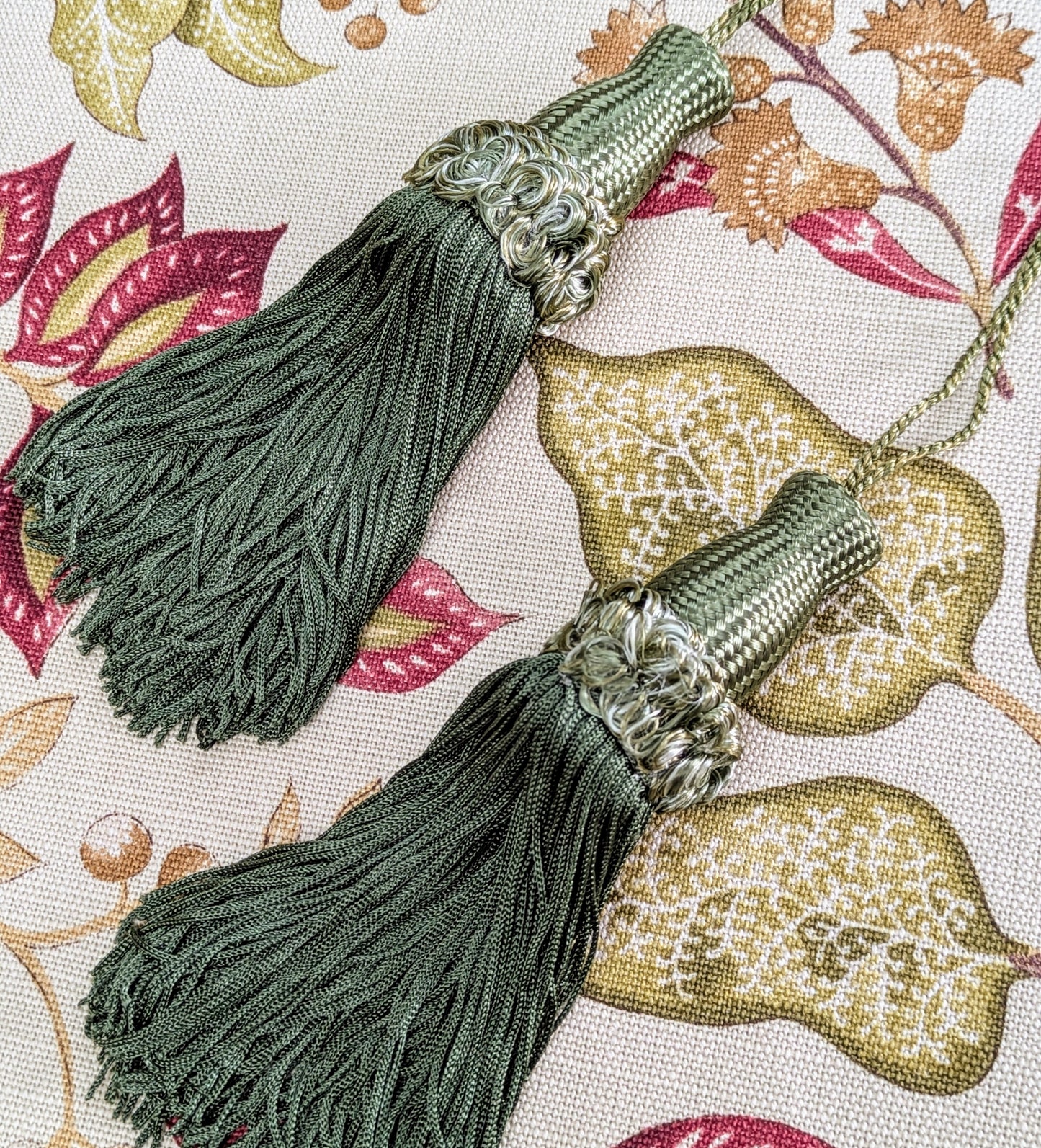 Green Vintage - Style Tassels / Key Tassels / Cushion Tassels