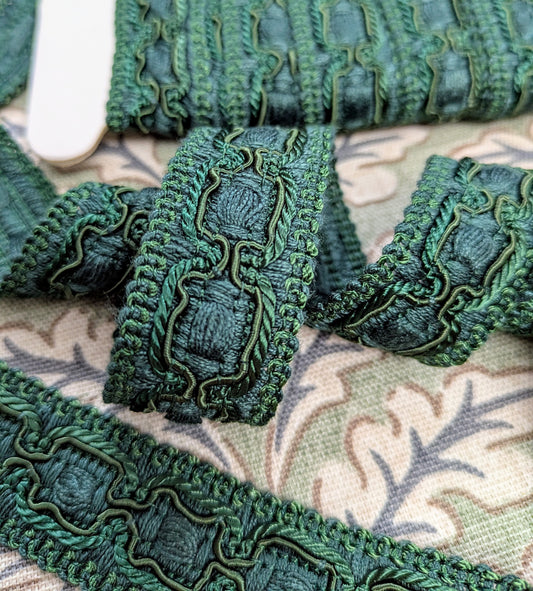 Dark Green Braid / Trimming with ornate, chain design