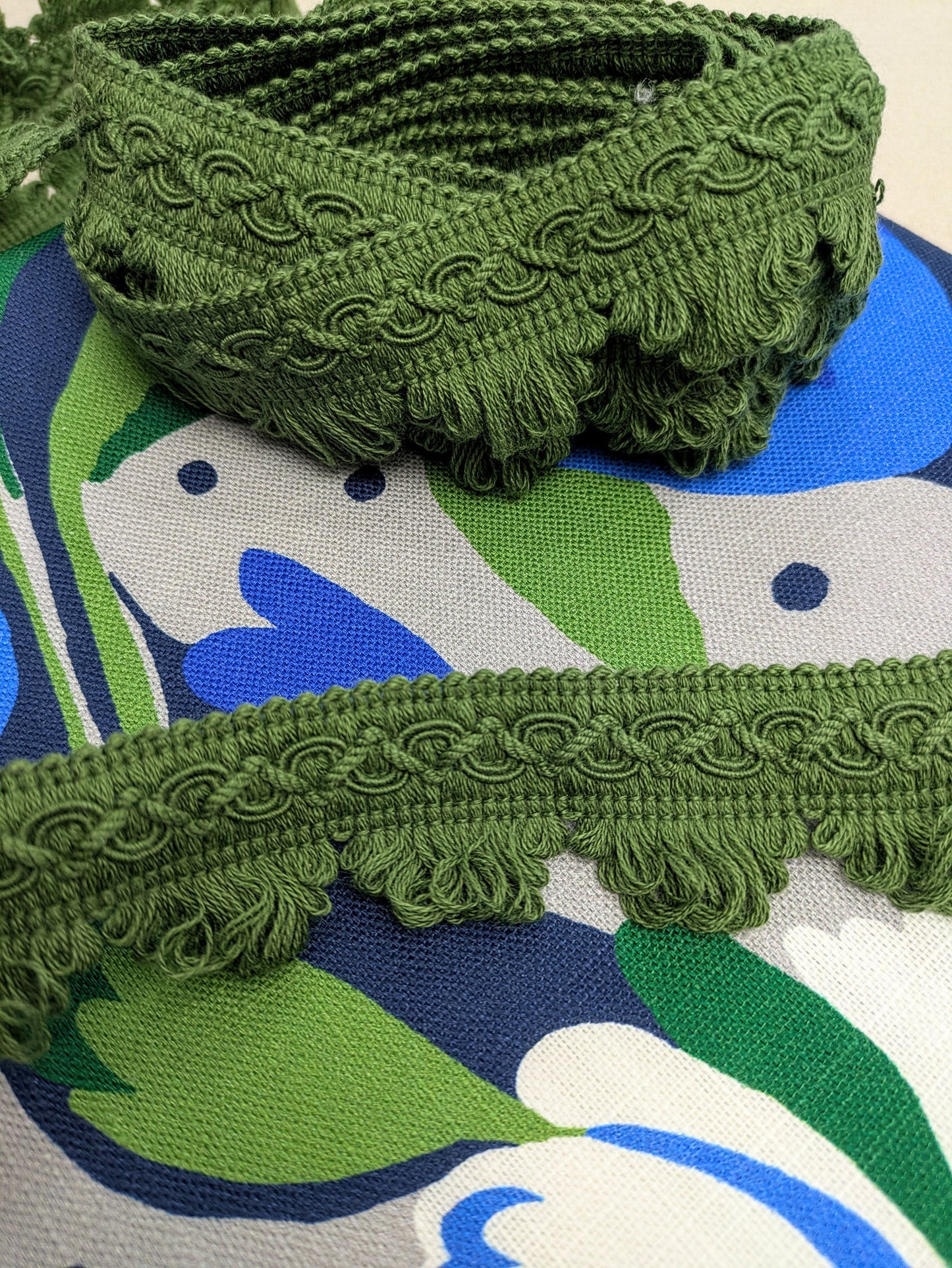 Green Fan Edge Upholstery Trim / Cushion Trimming - 3.8m Remnant Piece