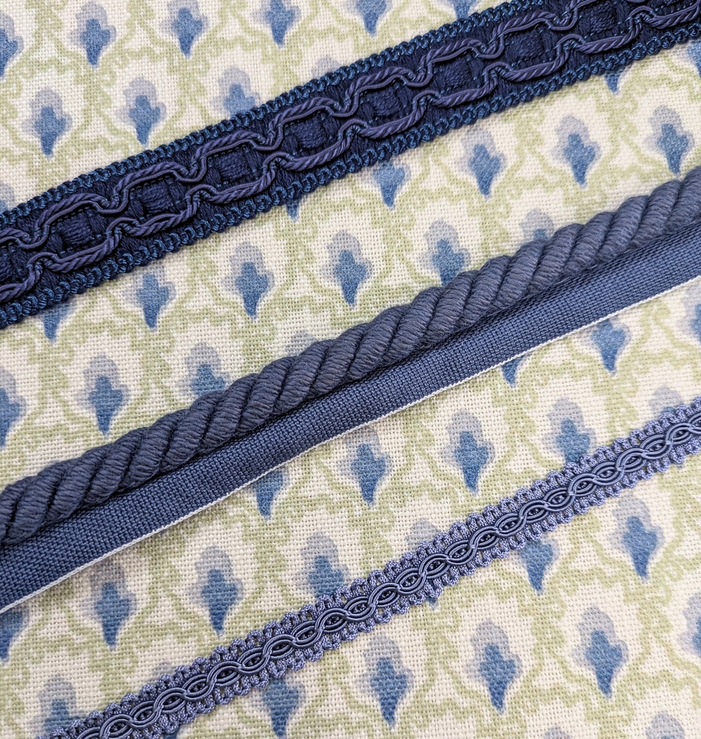 Dark Blue, flanged cord trim