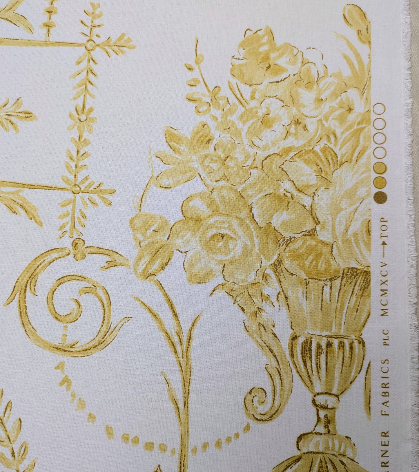 Rare, Vintage Fabric - Trophy Sketch by Warner Fabrics - 1.7m Remnant