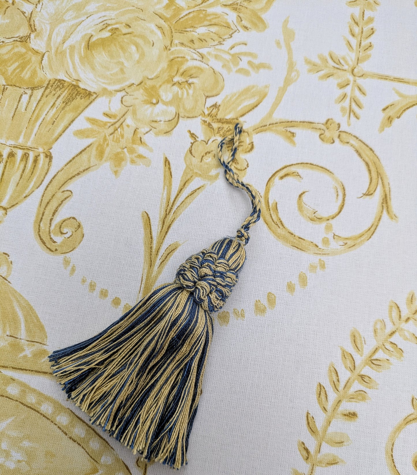Rare, Vintage Fabric - Trophy Sketch by Warner Fabrics - 1.7m Remnant