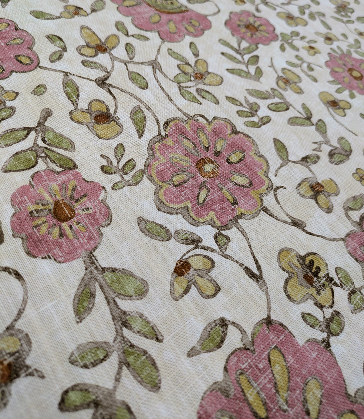 Wainscott by Warwick - Rosehip Colourway